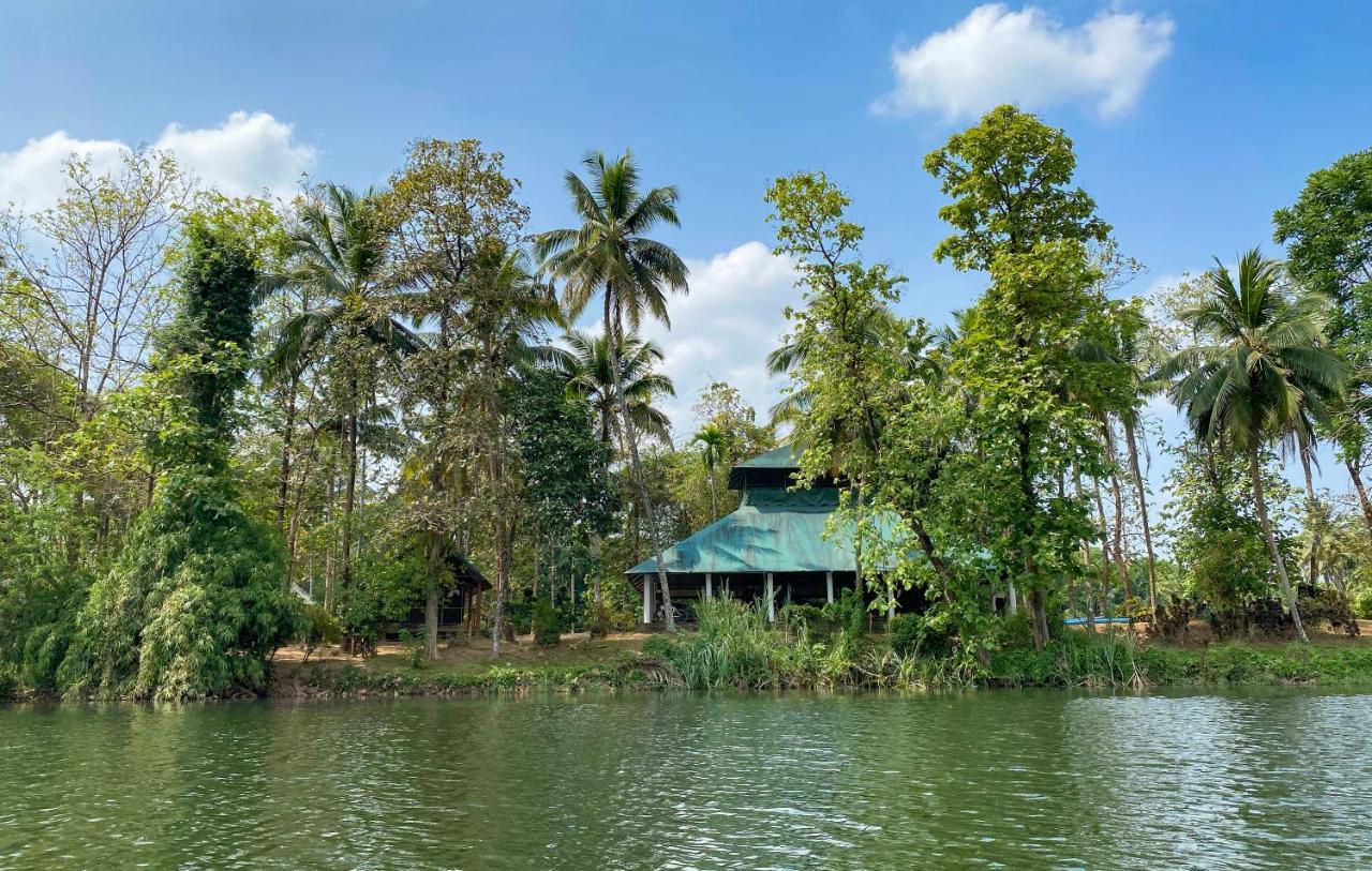 Amritara Riverside Camp Thattakād Exterior foto